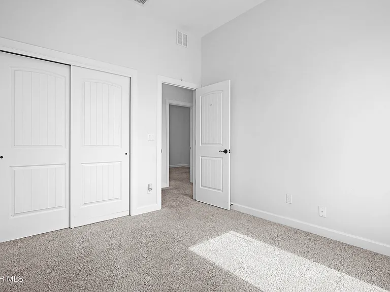 979 Airship Pl — Photo 22