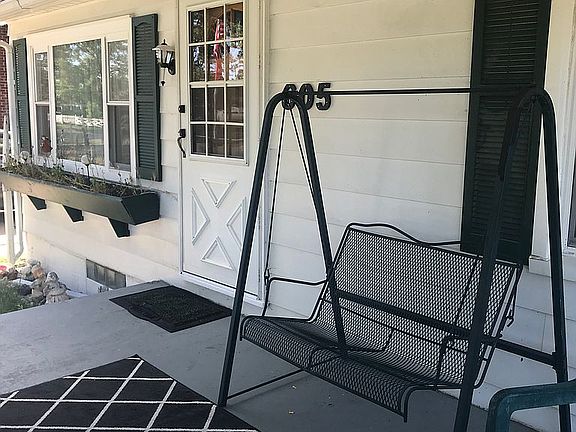 Sit, Swing, Relax ...