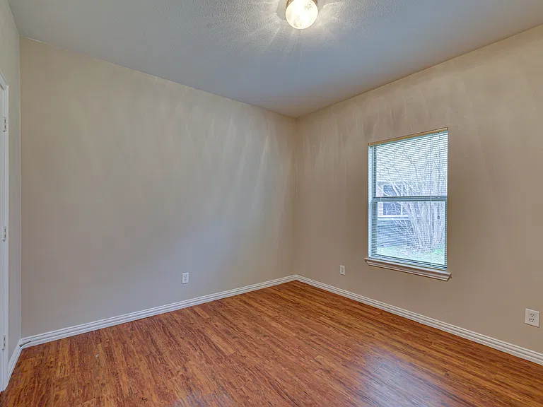 102 Paloma Cir — Photo 17