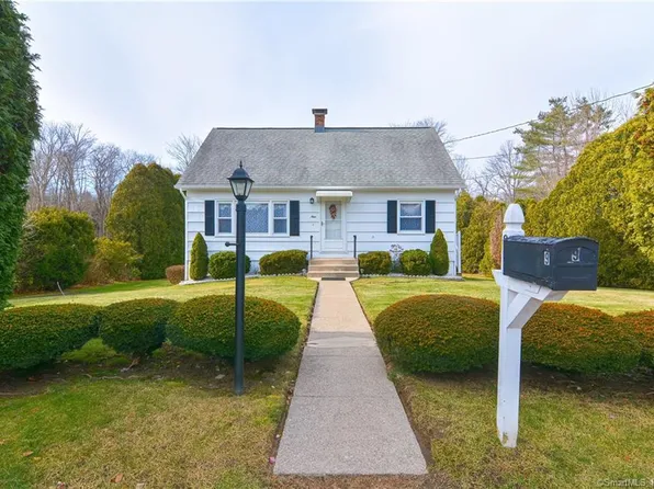 9 Woodlawn Terrace, Norwich, CT 06360