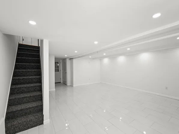 1246 Troy Avenue image 14 of 31