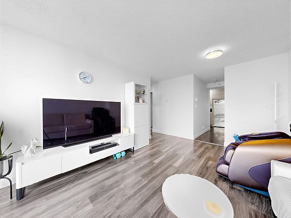 4th image of 1288 Georgia St W #2902