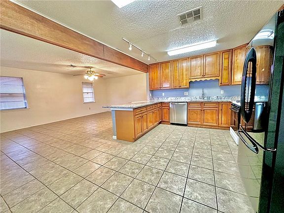 5th image of 5068 Bowdon St