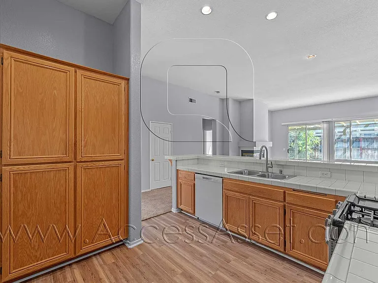 27090 Adelanto Dr — Photo 29