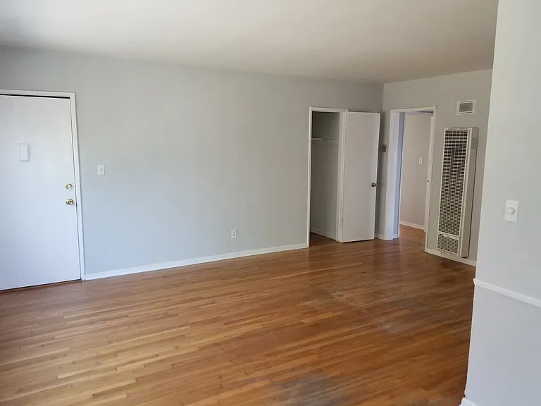 1326 Edgecliffe Dr #1 — Photo 18