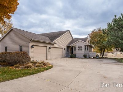 1648 E Harbour Towne Cir, Muskegon, MI, 49441