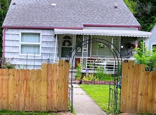 2944 Wolcott St, Flint, MI 48504