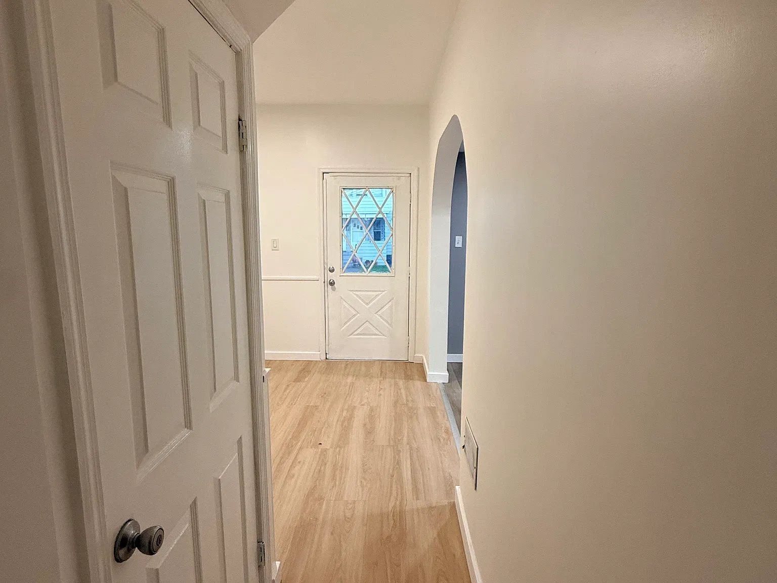 4 bed, 1.5 bath, 1600 sqft, $750 — Photo 3