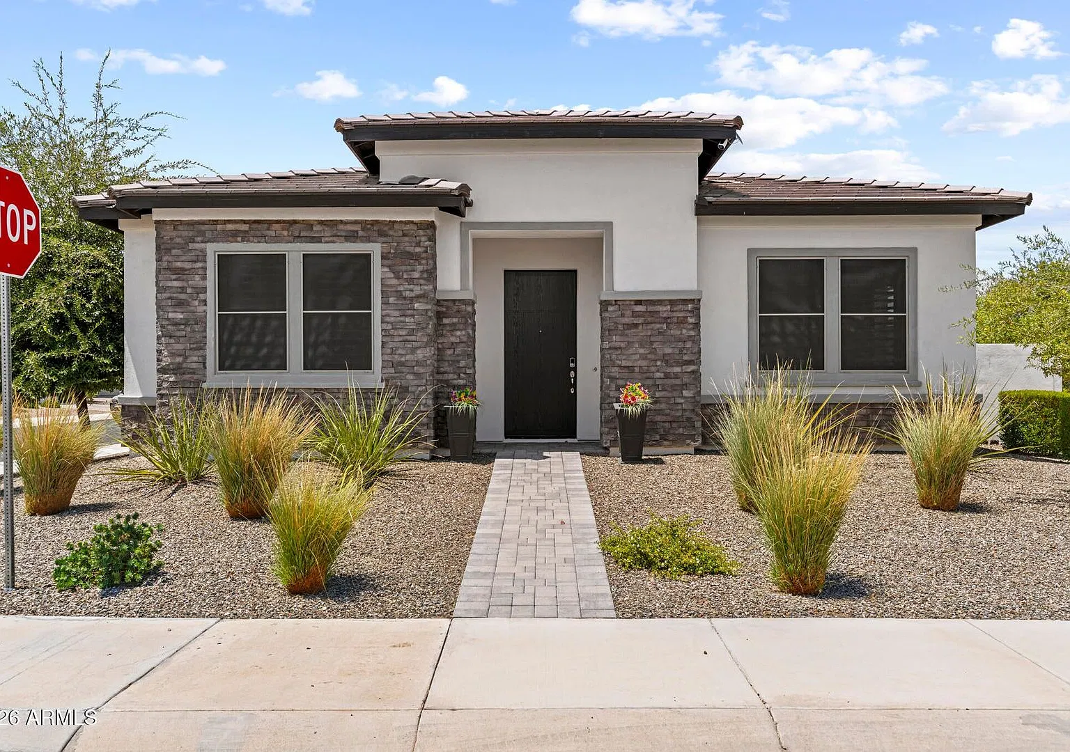 Beautiful Sterling Grove Rental with Owned Solar, Golf Course Views & Resort-Style Amenities! — Photo 4