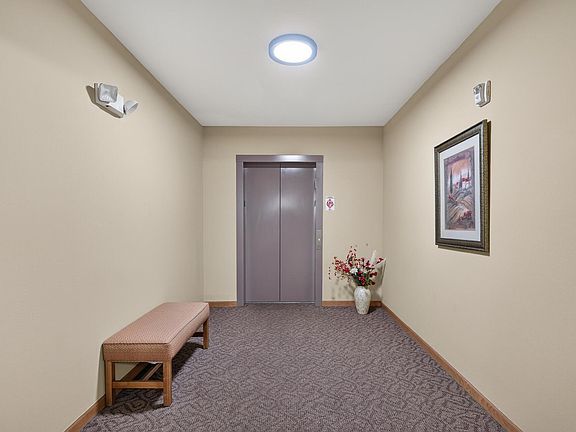 5th image of 8200 W 33rd St APT 323