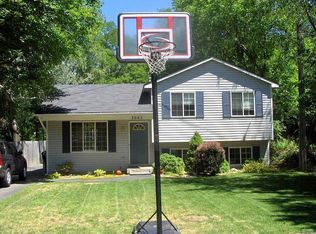 3062 Benstein Rd, Commerce Township, MI 48390