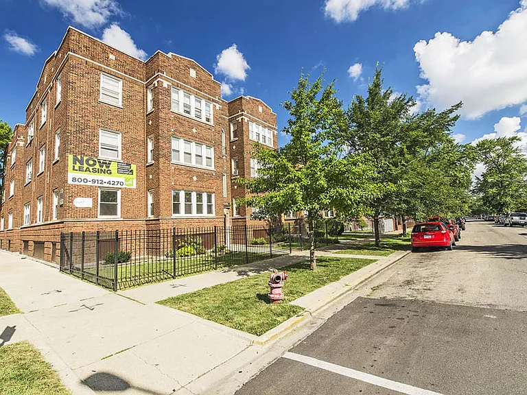 6356-58 S Francisco Ave #2908-10 — Photo 8
