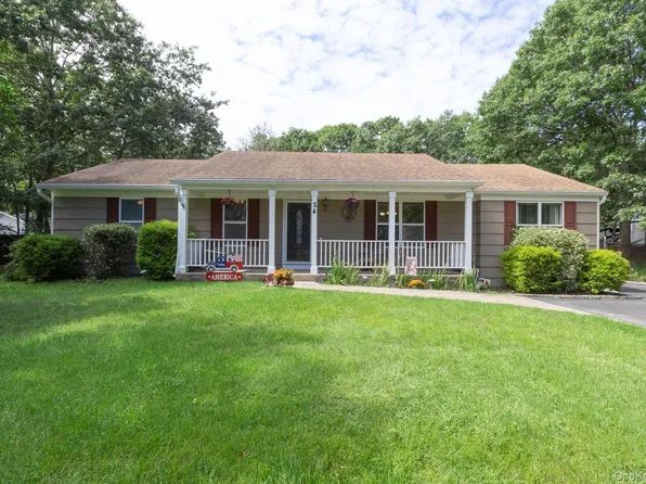 24 Evergreen Drive, Manorville, NY 11949