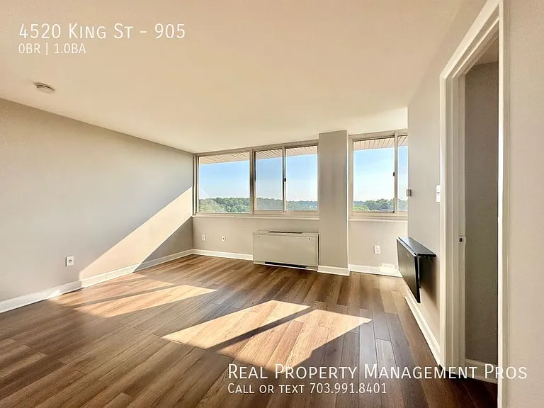 4520 King St #905 — Photo 3