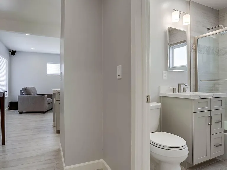126 W Canada #C — Photo 29