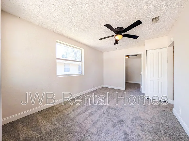 1530 21st St W #3 — Photo 11