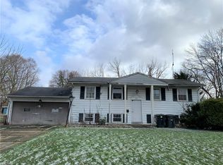 3231 Solar Dr NW, Warren, OH 44485