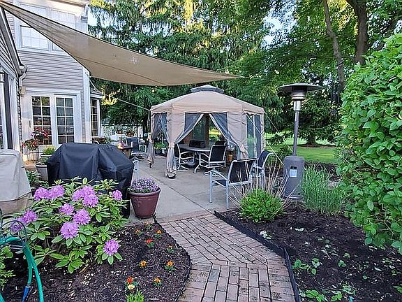 5th image of 69 Hamden Dr