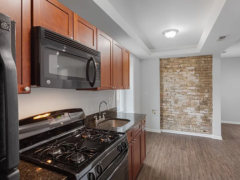 The Ashland Commons — Photo 2