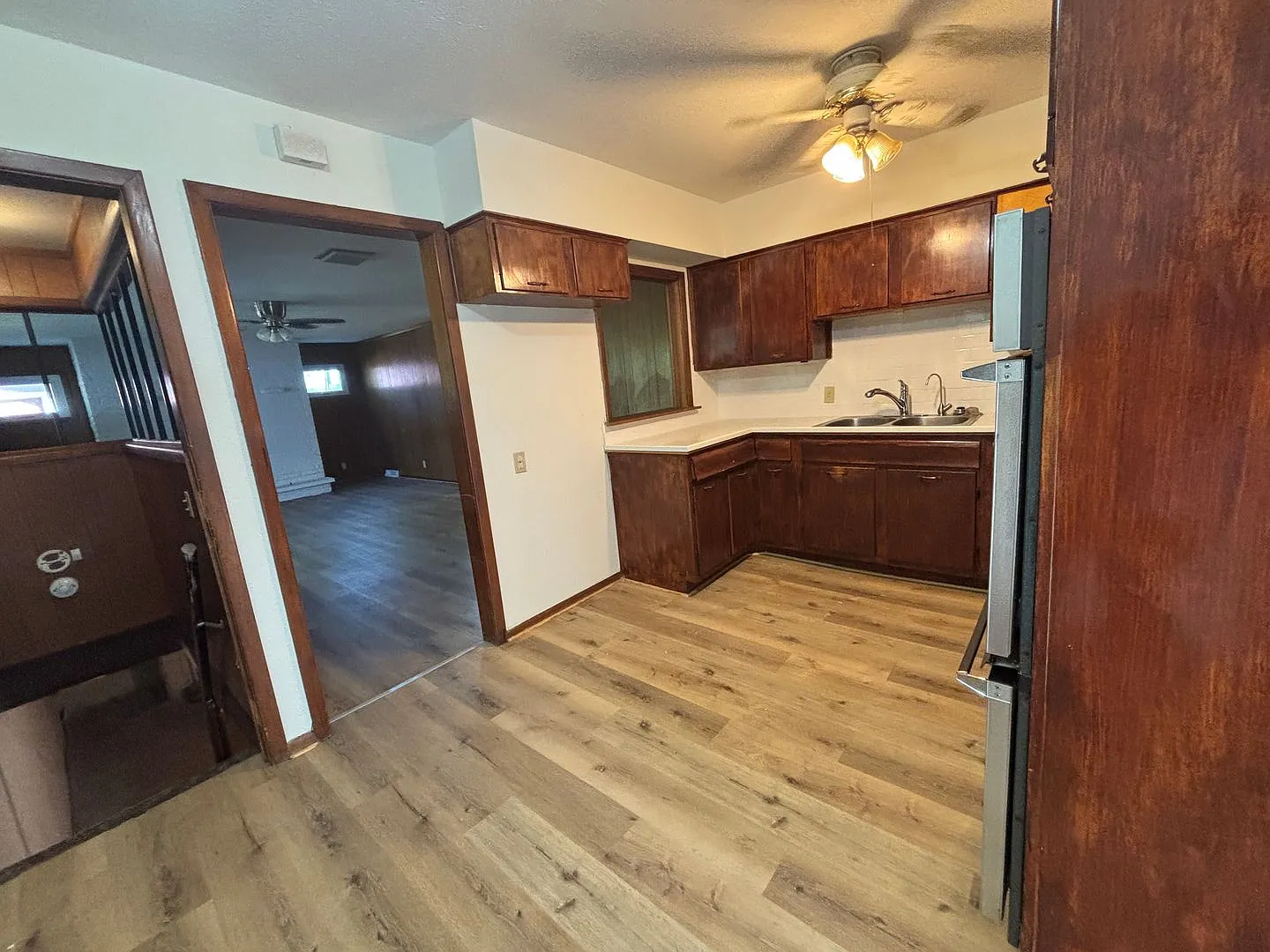 Spacious 4 Bedroom, 2 Bath Home with finished basement Near WSU Available Now! — Photo 4