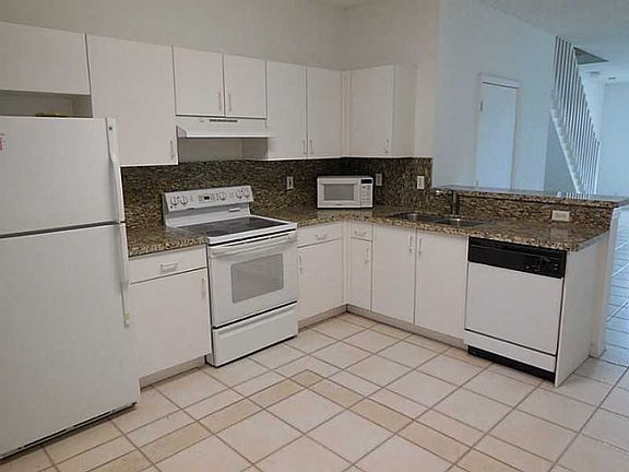 4th image of 3716 San Simeon Cir