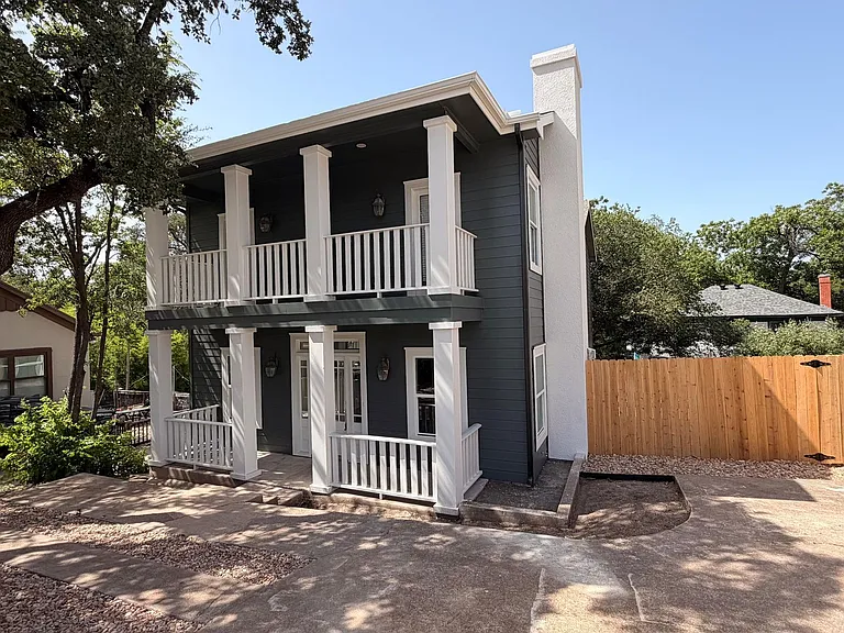 804 E Dean Keeton St — Photo 1