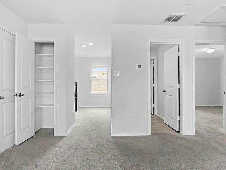 1024 Runnels Ln — Photo 10
