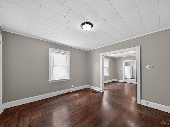 4th image of 2054 Dale Rd