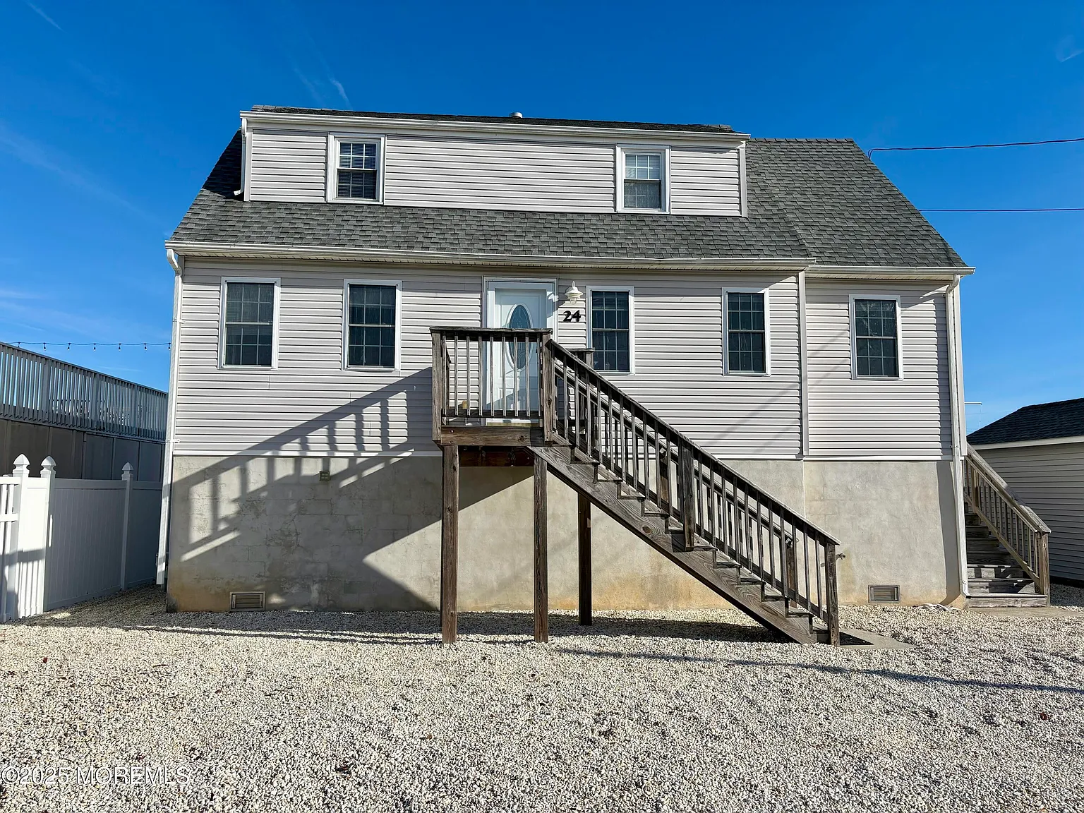 4 bed, 1176 sqft, $3,000 — Photo 1