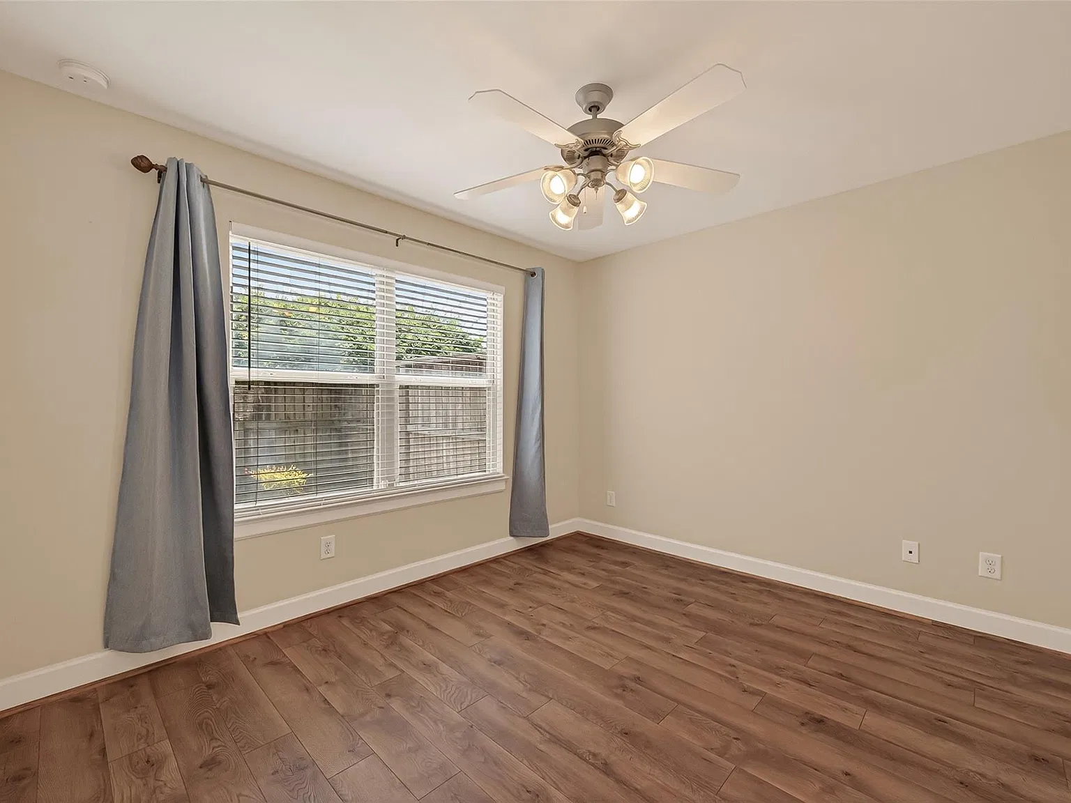 3 bed, 2.5 bath, 1791 sqft, $2,100 — Photo 3