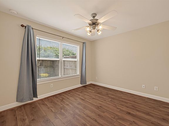 5th image of 3605 Main Plaza Dr