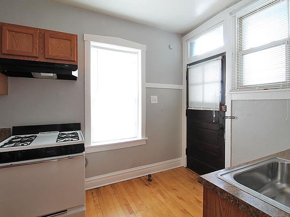 4th image of 125 N Humphrey Ave APT 1S
