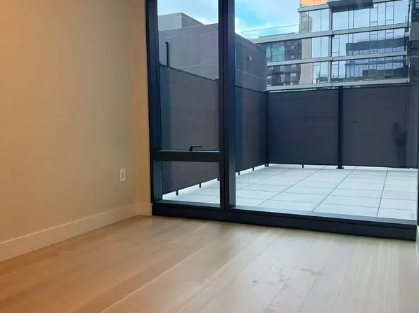 38-20 Parsons Boulevard image 2 of 6