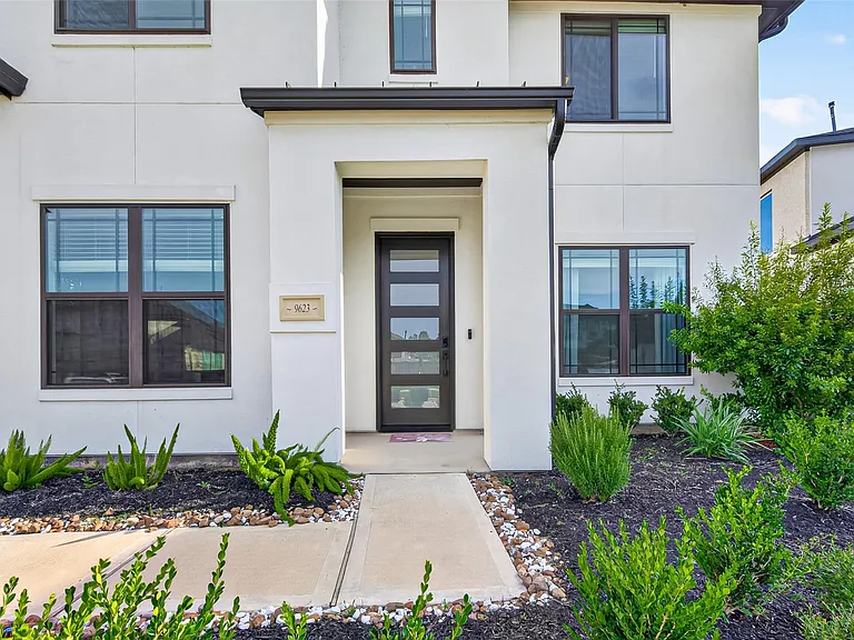 9623 Lakeside Arbor Way — Photo 3