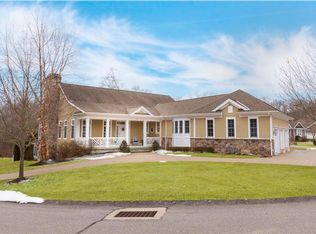 4 Newbury Dr, Westerly, RI 02891