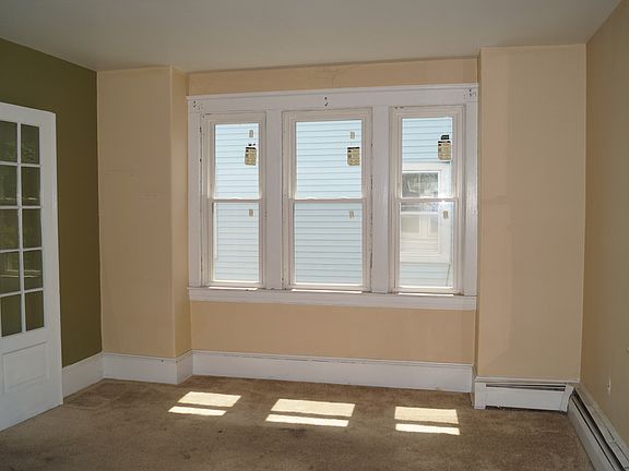 3rd image of 118 Church St