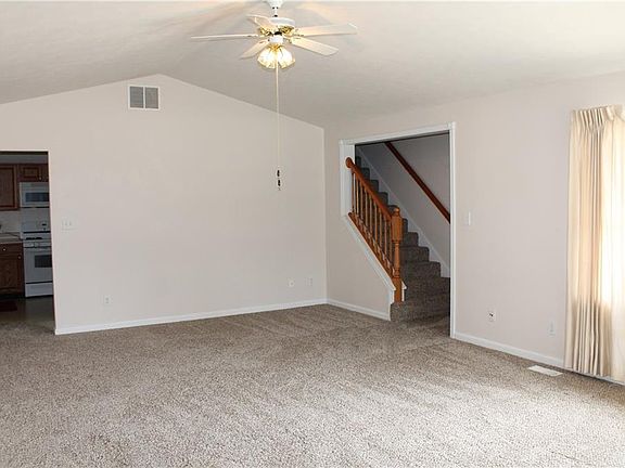 5th image of 202 Eastfield Dr
