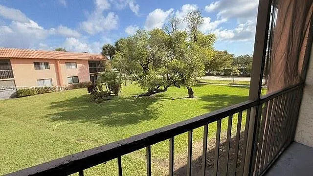 231 Lakeview Dr #204 — Photo 22