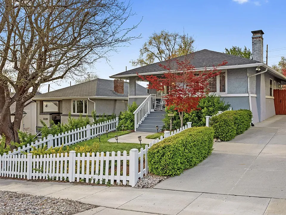 1123 E Sunnyside Ave S