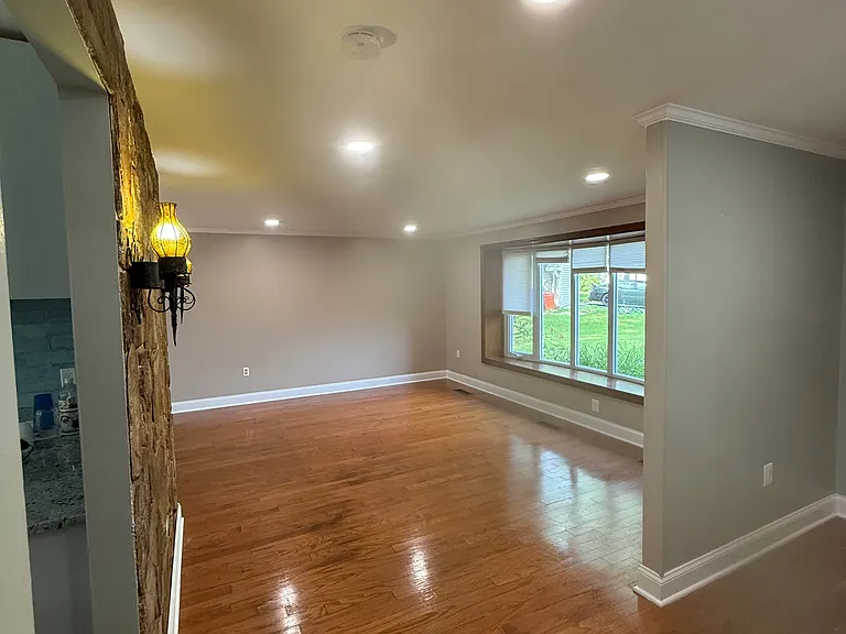4009 Brewster Ln — Photo 11