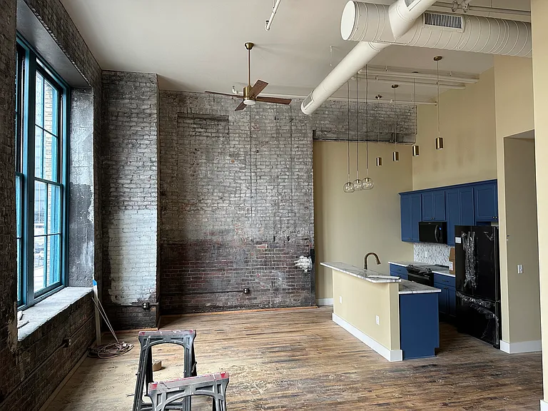 725 Jefferson Ave #201 — Photo 2