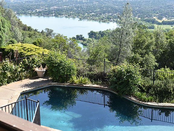 2nd image of 7490 Walnut Lane