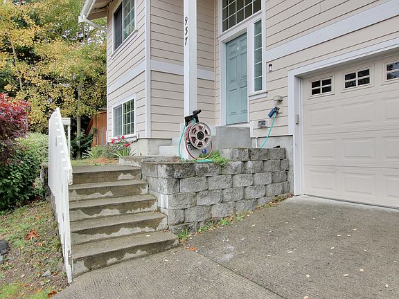 3rd image of 937 E Wright Ave