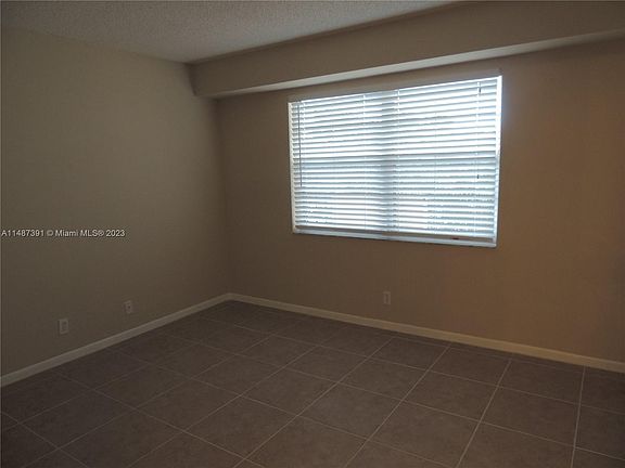 5th image of 3001 W Rolling Hills Cir APT 302
