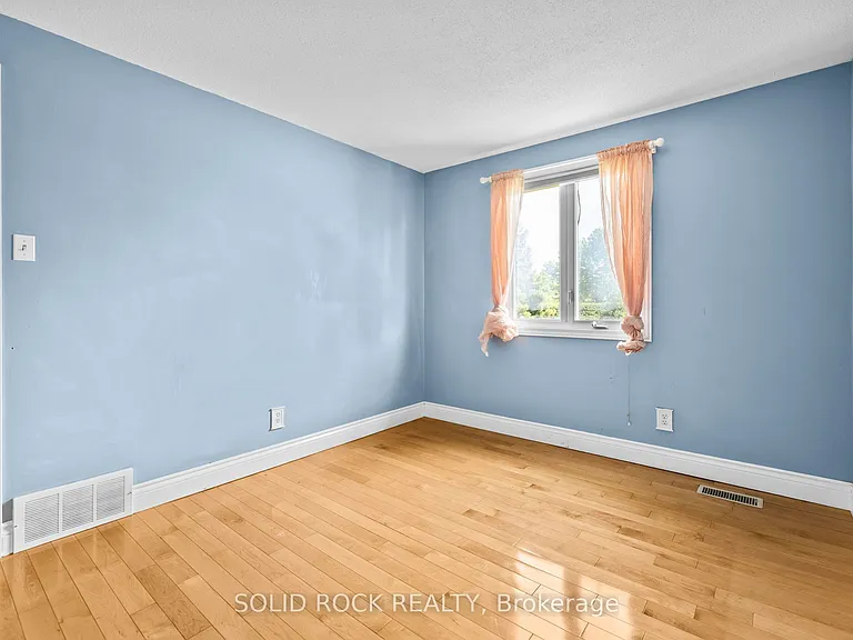 1631 Charbonneau St — Photo 26