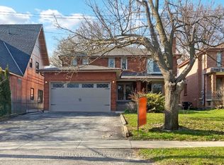 28 A Westwood Ln, Richmond Hill, ON L4C 6X9
