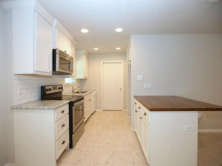 6123 Grape St — Photo 6