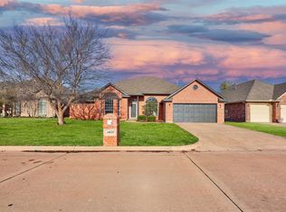 14609 N Waterfront Rd, Edmond, OK 73013