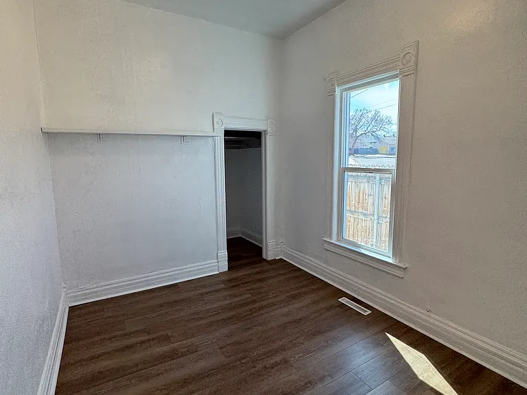 219 Nelson Ave — Photo 8