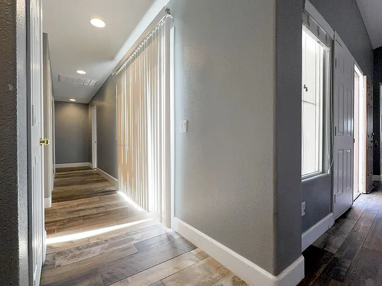 8209 Dusty Valley Ct — Photo 32